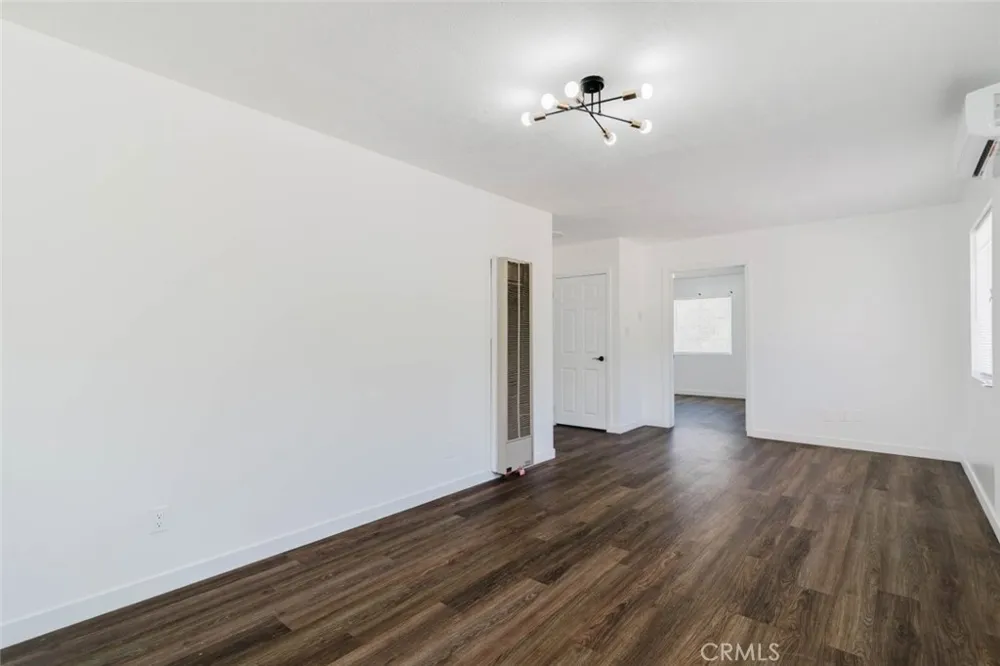 13501 Egbert Street Sylmar, CA 91342