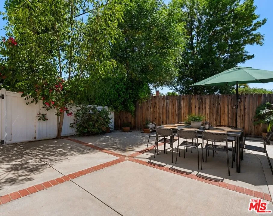 20300 Vanowen Street #44 Los Angeles, CA 91306