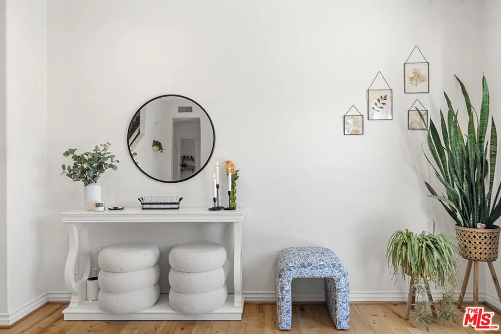 20300 Vanowen Street #44 Los Angeles, CA 91306