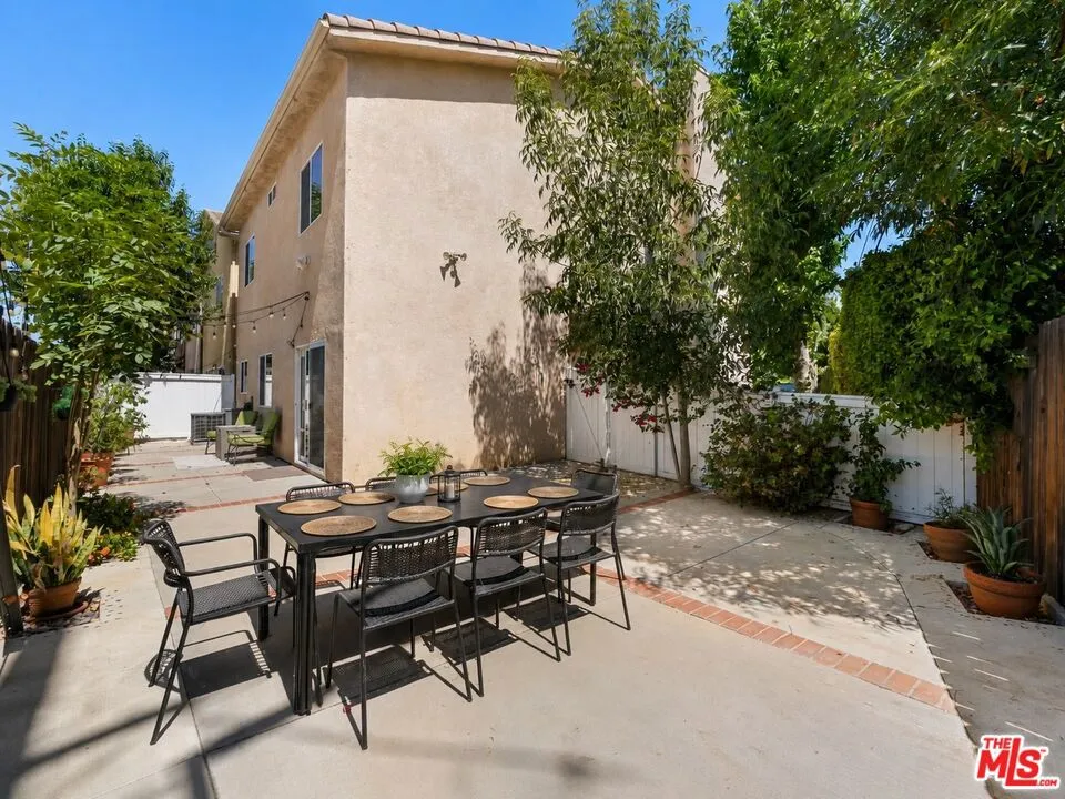 20300 Vanowen Street #44 Los Angeles, CA 91306