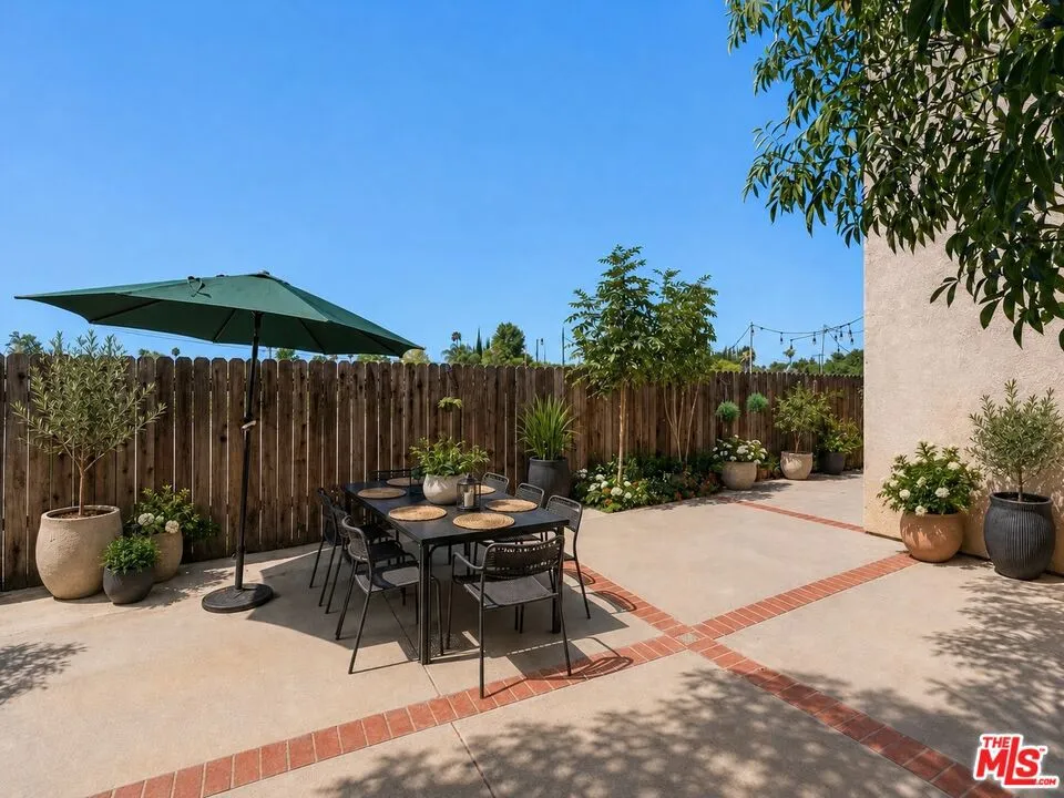 20300 Vanowen Street #44 Los Angeles, CA 91306