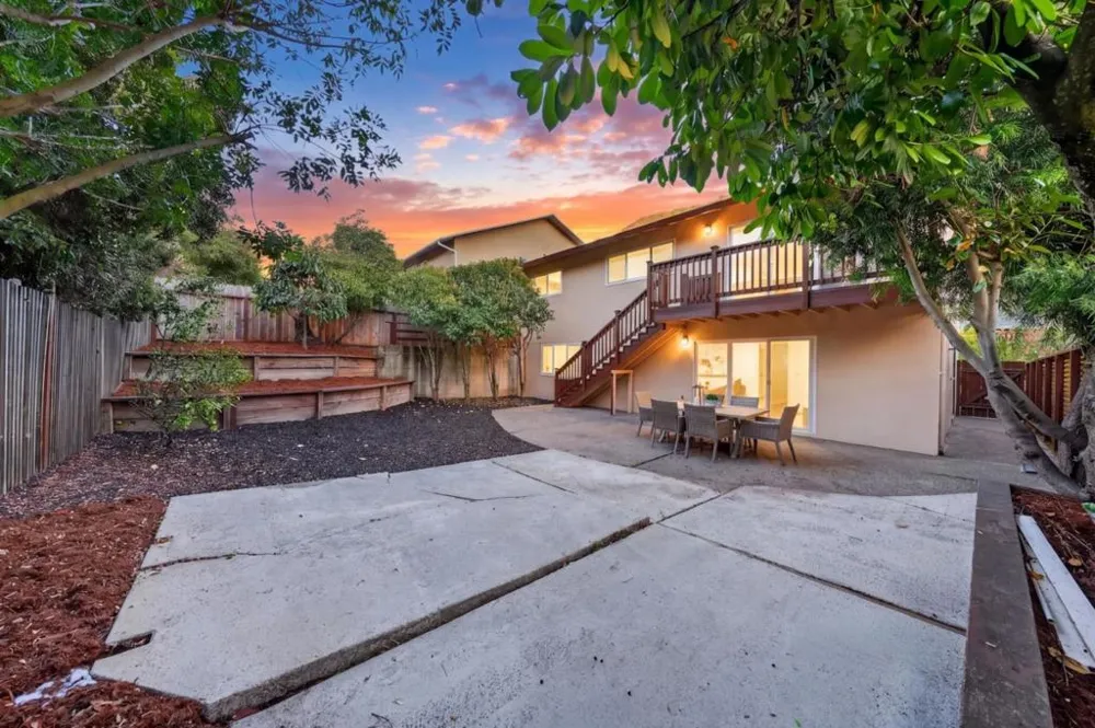 836 Big Bend Drive Pacifica, CA 94044