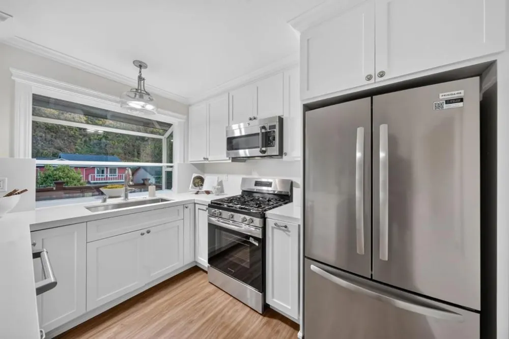 836 Big Bend Drive Pacifica, CA 94044