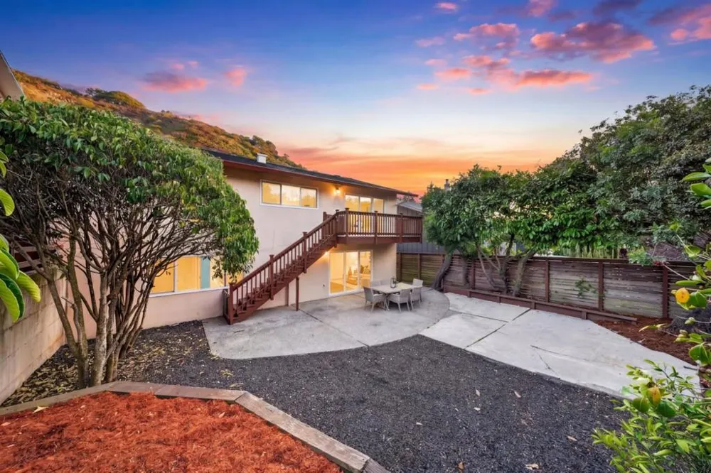 836 Big Bend Drive Pacifica, CA 94044