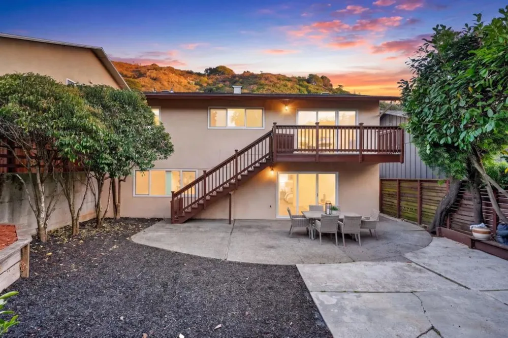 836 Big Bend Drive Pacifica, CA 94044