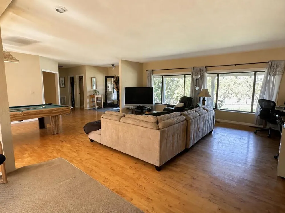 547 Mission Vineyard Road San Juan Bautista, CA 95045