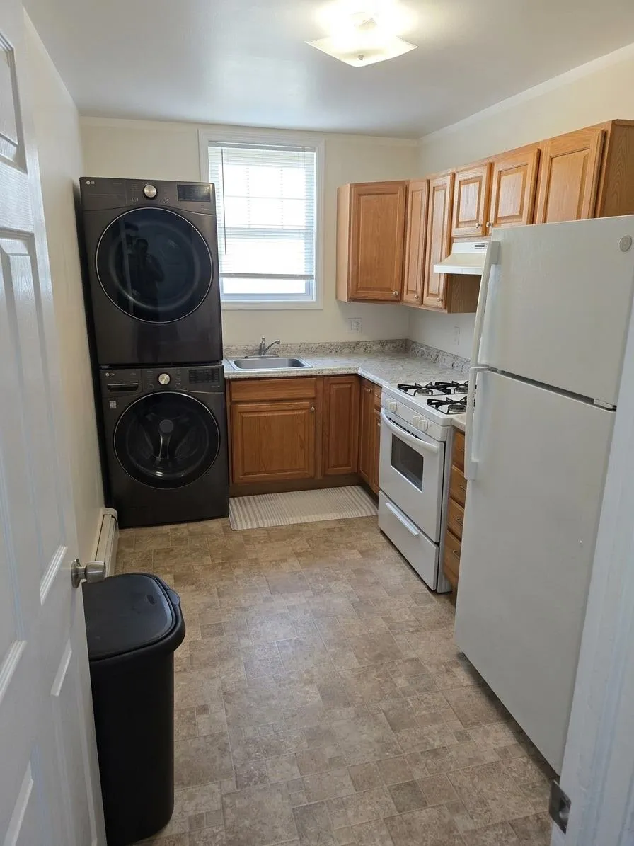 505 HOBOKEN RD Carlstadt, NJ 07072