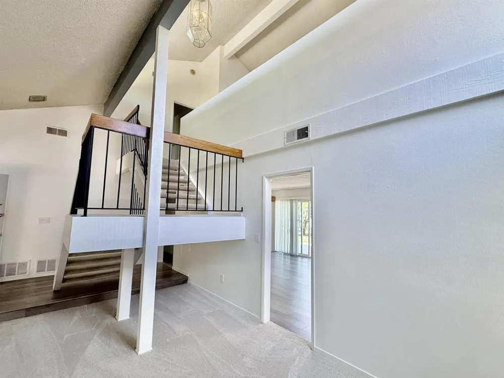 14744 Roberto Rio Road Poway, CA 92064