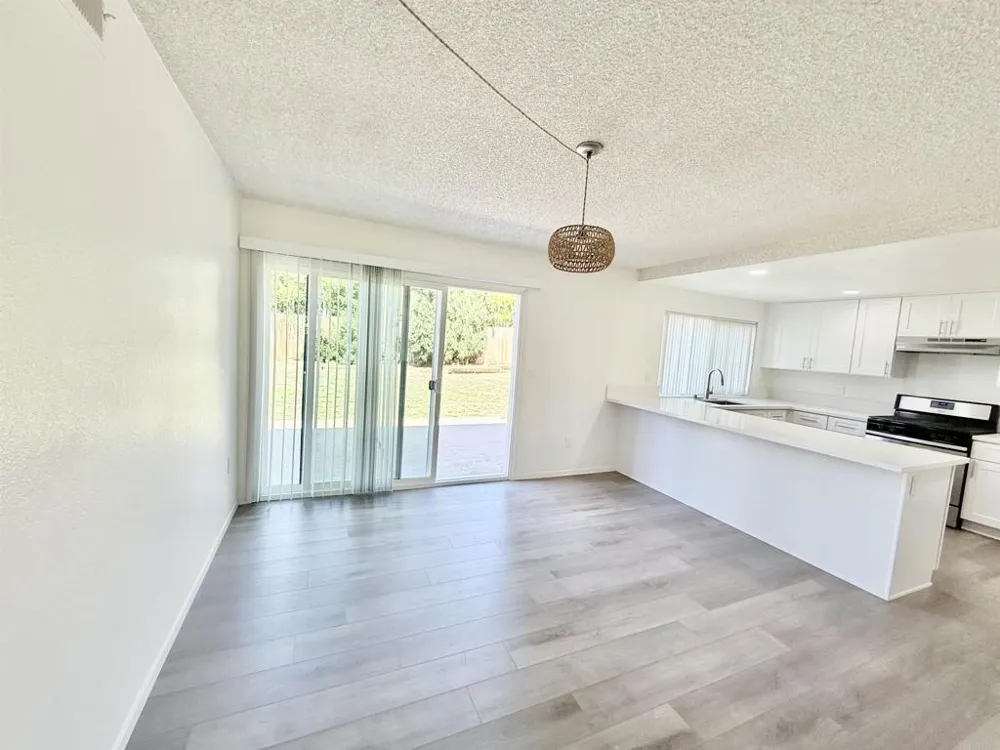14744 Roberto Rio Road Poway, CA 92064