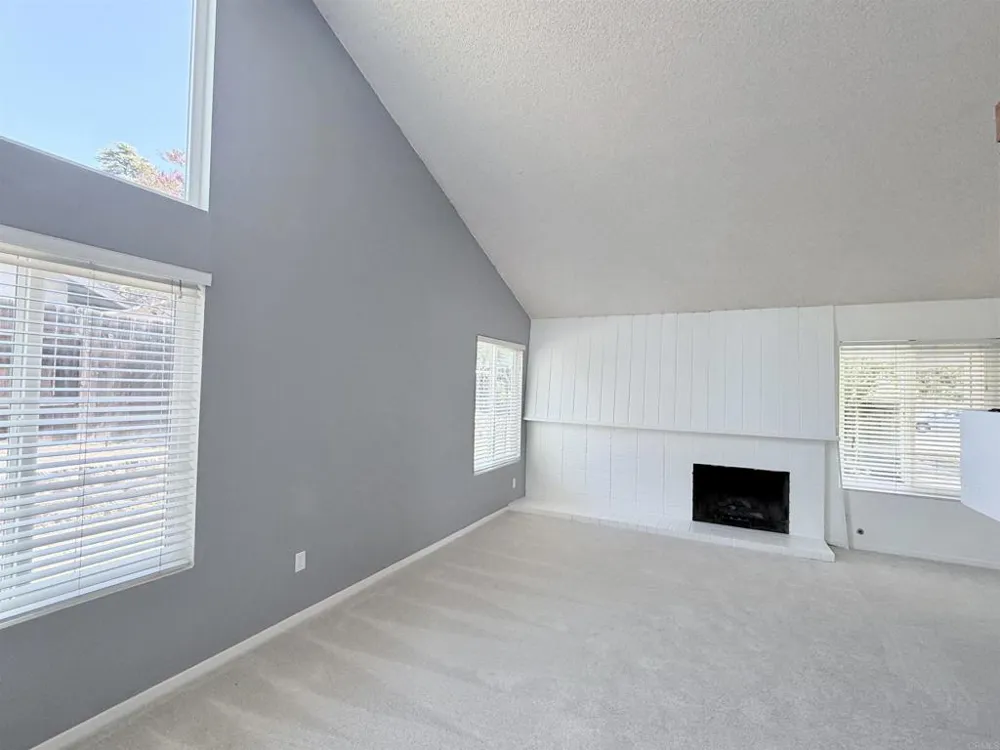 14744 Roberto Rio Road Poway, CA 92064