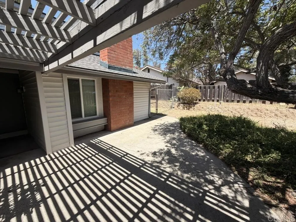 14744 Roberto Rio Road Poway, CA 92064