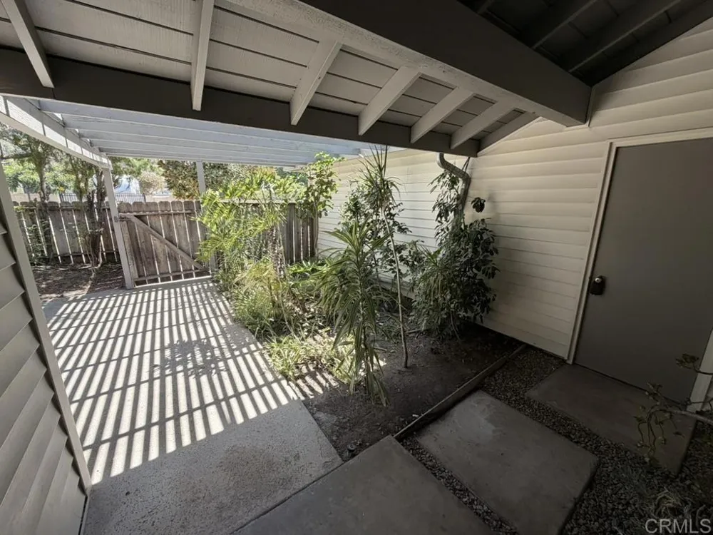 14744 Roberto Rio Road Poway, CA 92064