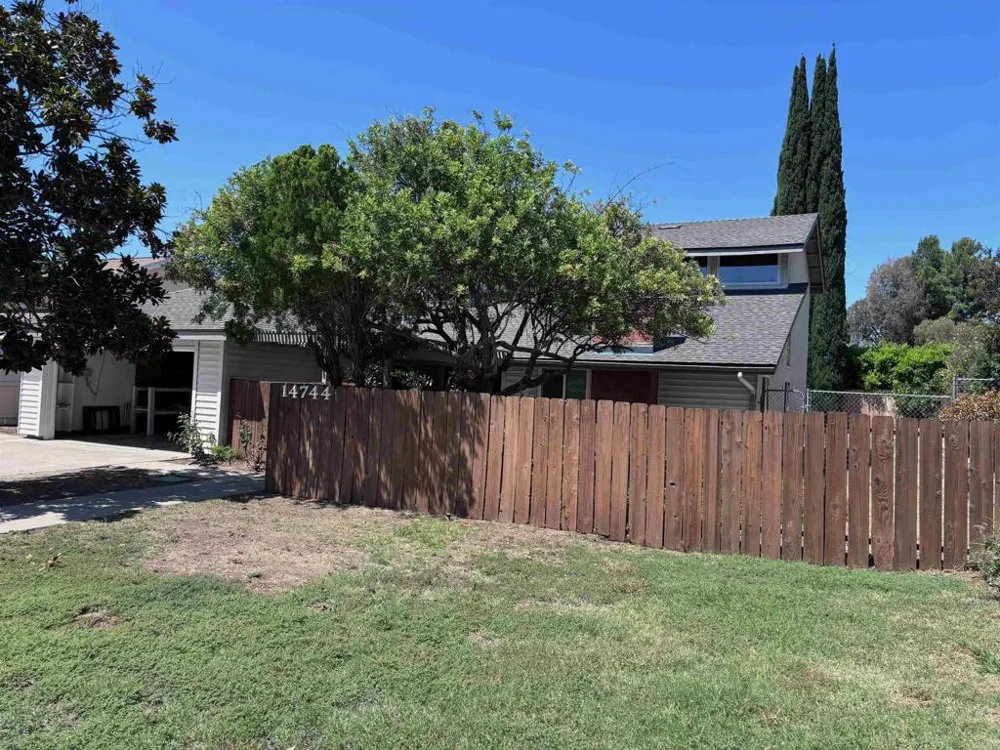 14744 Roberto Rio Road Poway, CA 92064