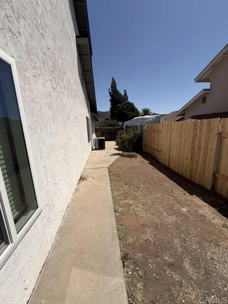 14744 Roberto Rio Road Poway, CA 92064