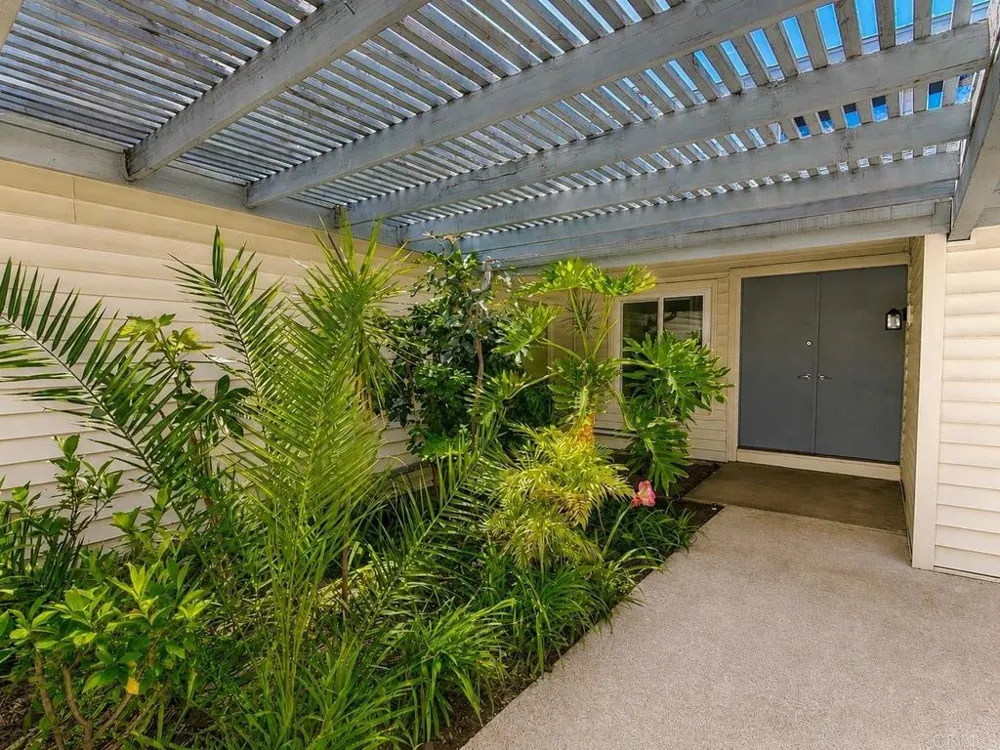 14744 Roberto Rio Road Poway, CA 92064