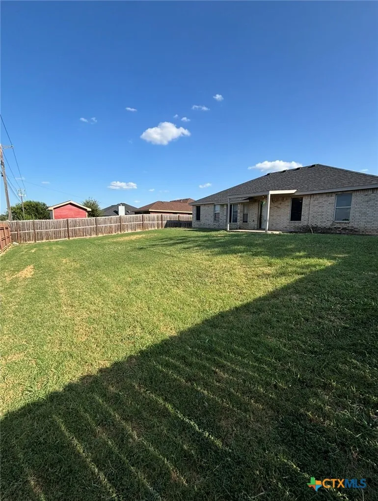 405 James Loop Killeen, TX 76542