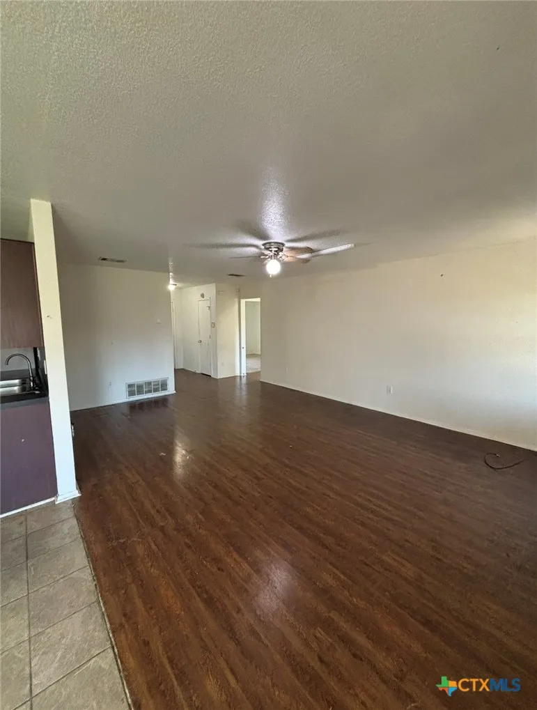 405 James Loop Killeen, TX 76542