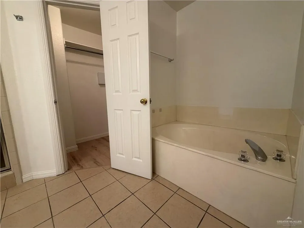 620 Robin Avenue #4 McAllen, TX 78501