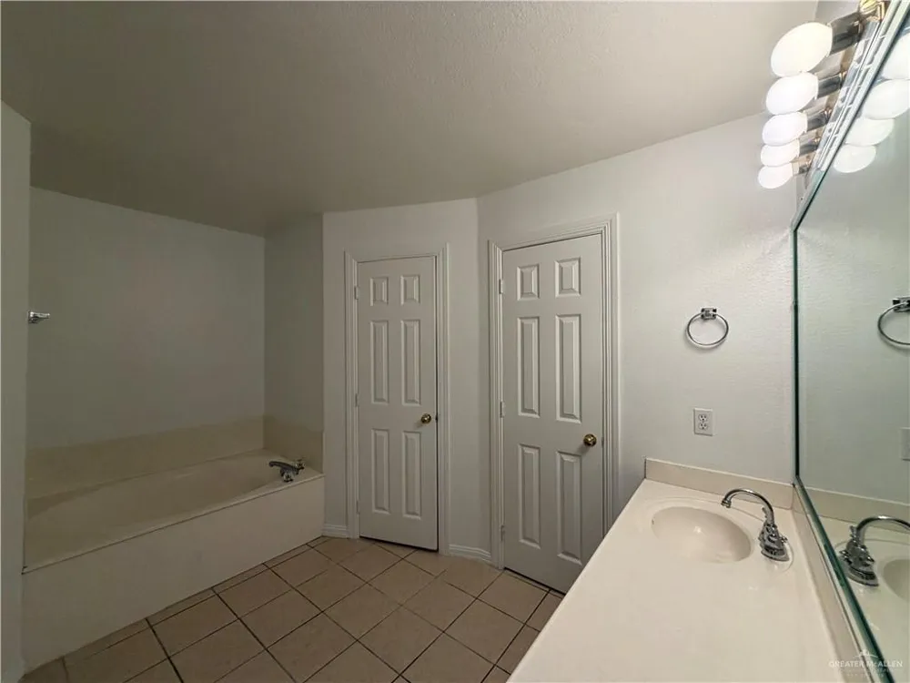 620 Robin Avenue #4 McAllen, TX 78501