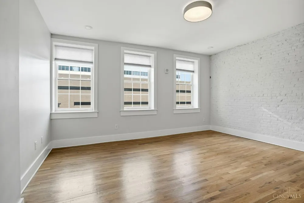 11 E Court Street #303 Cincinnati, OH 45202