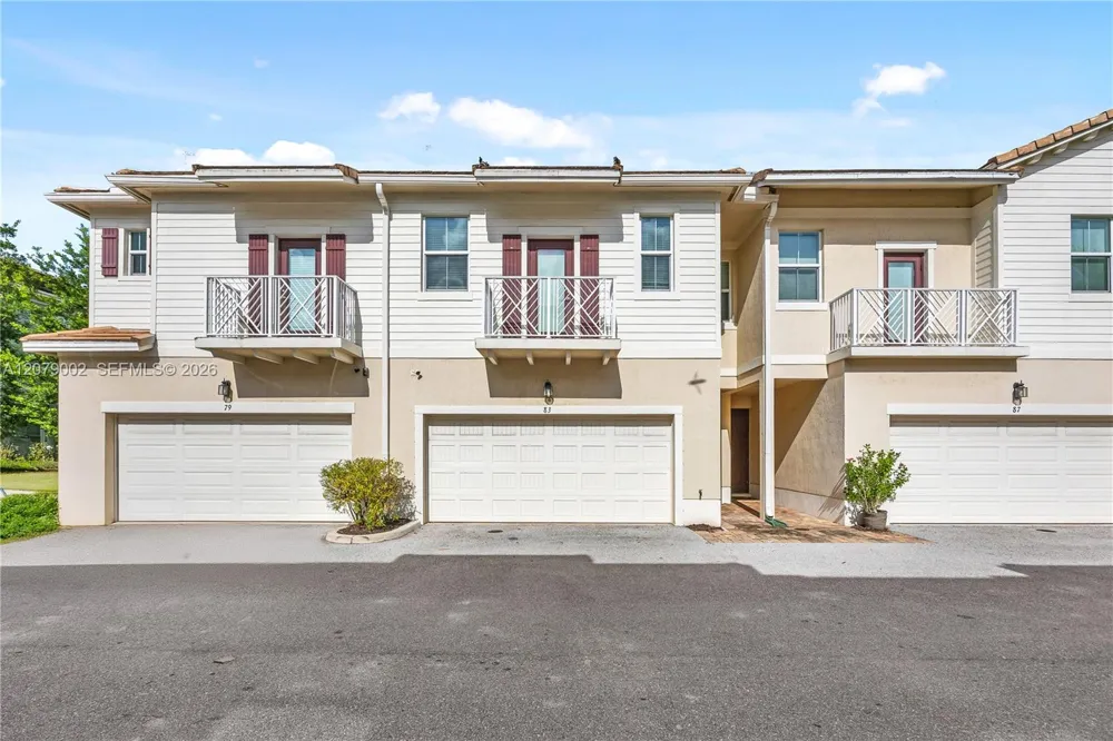 83 Palm Ln Royal Palm Beach, FL 33411