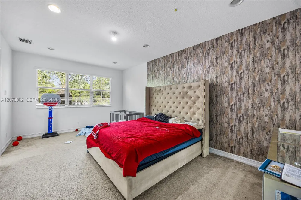 83 Palm Ln Royal Palm Beach, FL 33411