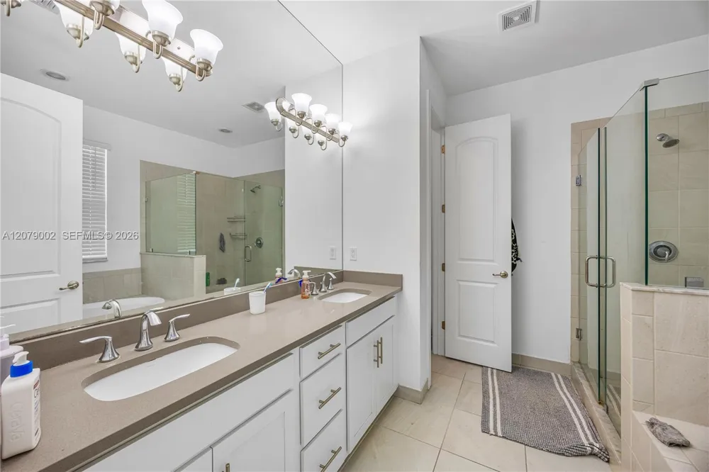 83 Palm Ln Royal Palm Beach, FL 33411