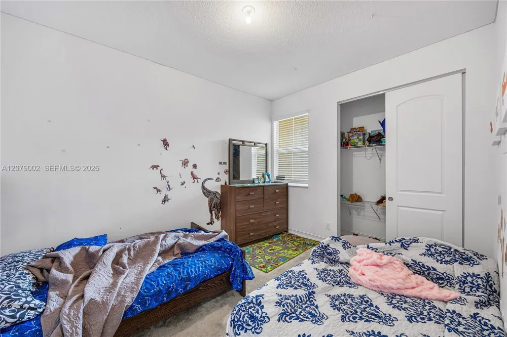 83 Palm Ln Royal Palm Beach, FL 33411