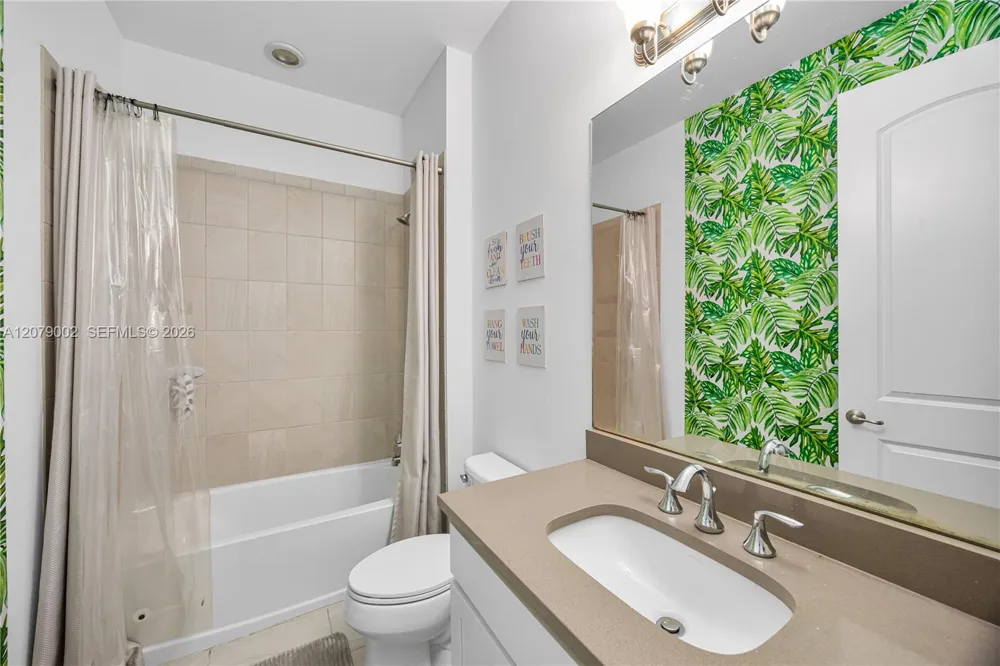 83 Palm Ln Royal Palm Beach, FL 33411