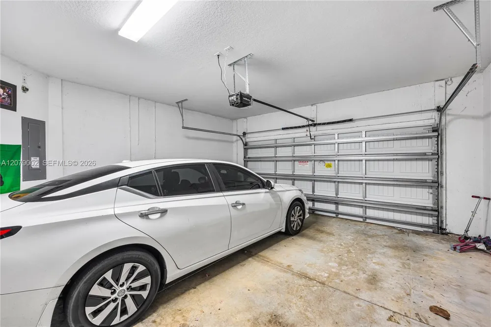 83 Palm Ln Royal Palm Beach, FL 33411