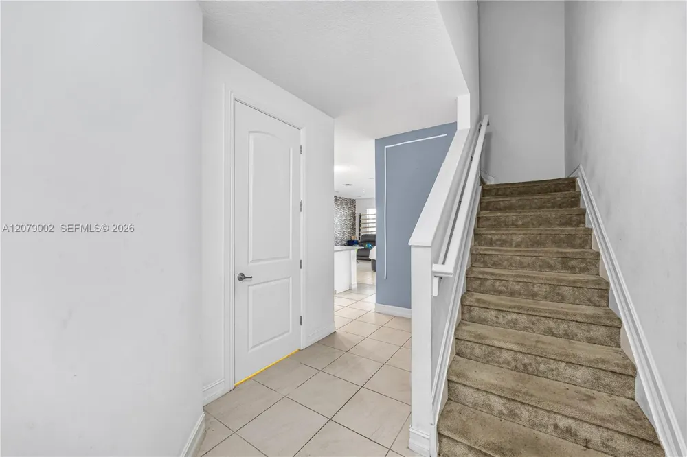 83 Palm Ln Royal Palm Beach, FL 33411