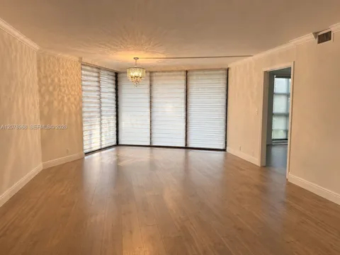 4000 Towerside Ter #304