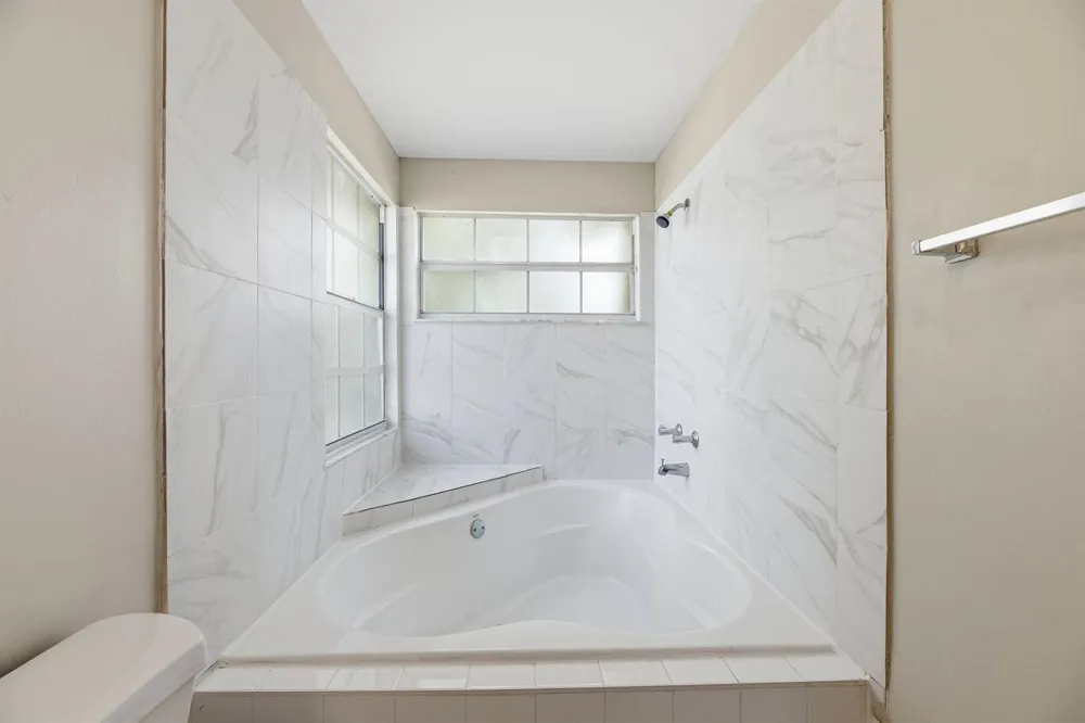 2716 Arrowwood Court Davie, FL 33328