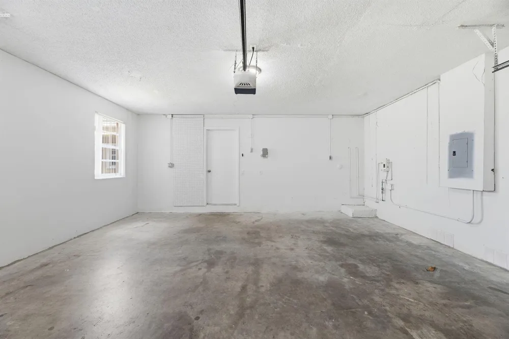 2716 Arrowwood Court Davie, FL 33328