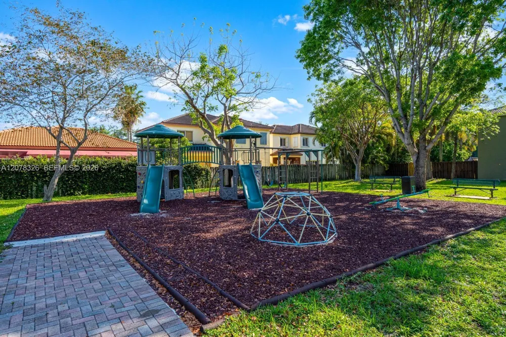 16634 SW 48th Ter #16634 Miami, FL 33185