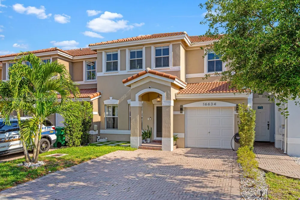 16634 SW 48th Ter #16634 Miami, FL 33185