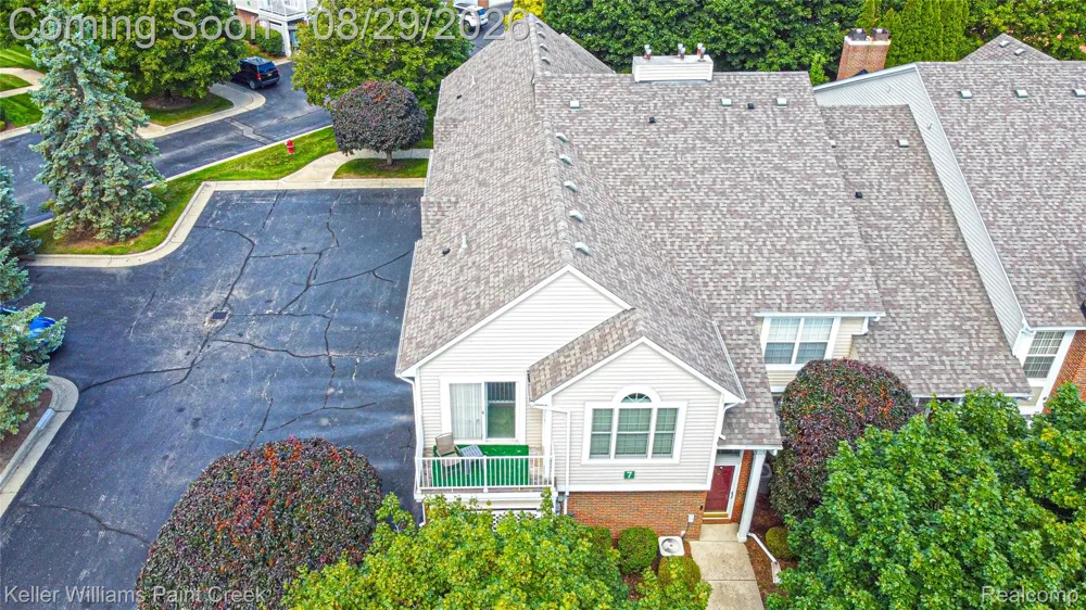 4341 Berkshire Drive #110 Sterling Heights City, MI 48314