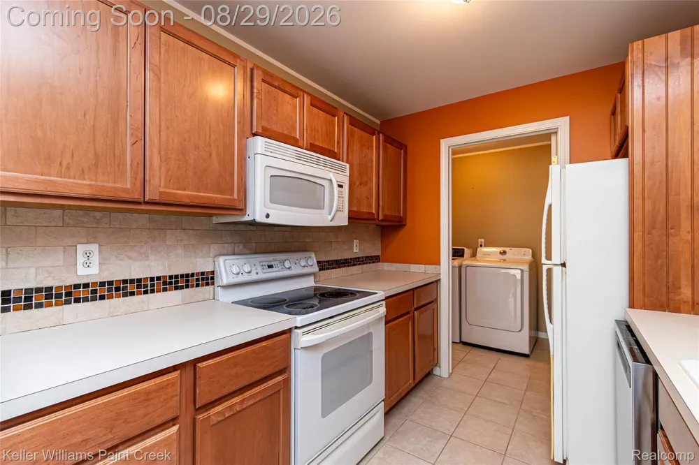4341 Berkshire Drive #110 Sterling Heights City, MI 48314