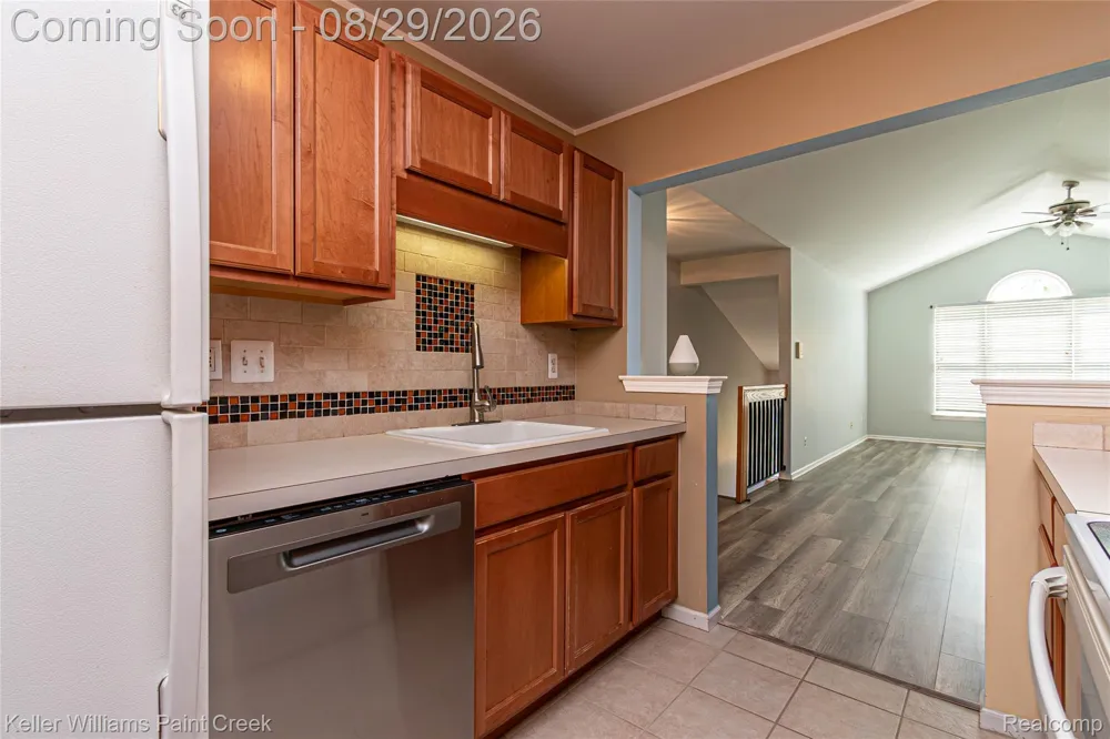 4341 Berkshire Drive #110 Sterling Heights City, MI 48314