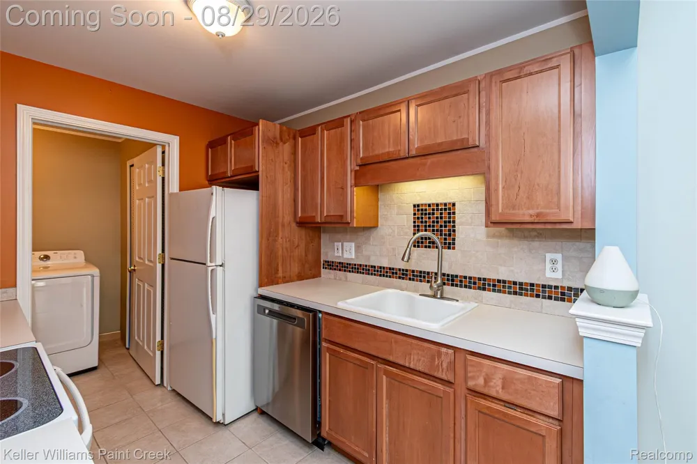 4341 Berkshire Drive #110 Sterling Heights City, MI 48314