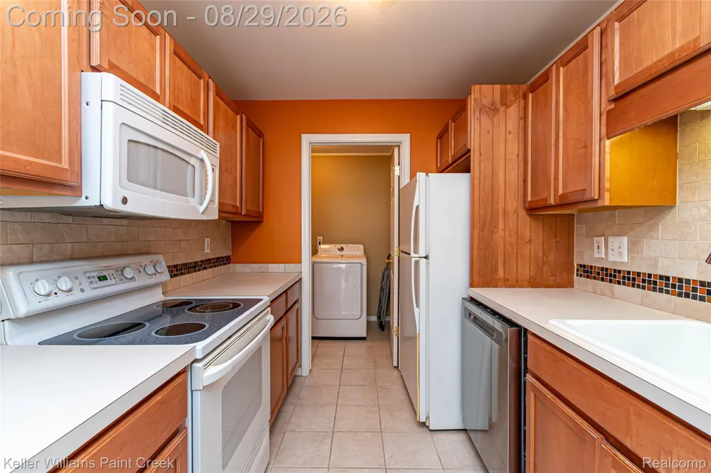 4341 Berkshire Drive #110 Sterling Heights City, MI 48314