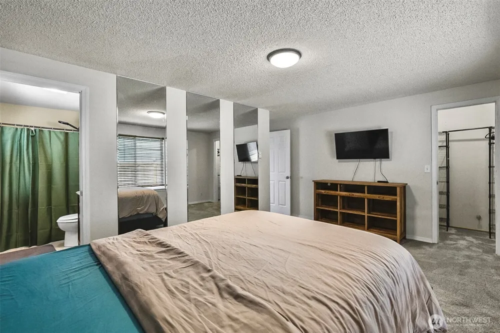 11510 SE 215th Street Kent, WA 98031