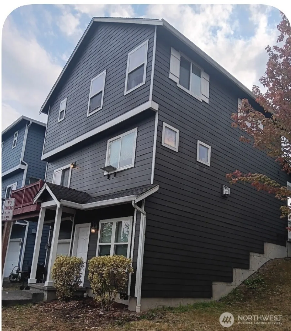 23704 117th Place SE #17 Kent, WA 98031