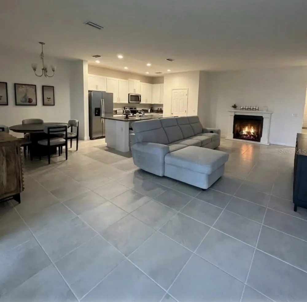 7118 ROLLING LEAF ROAD Groveland, FL 34736