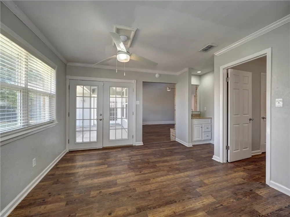 2114 Matagorda Drive Portland, TX 78374