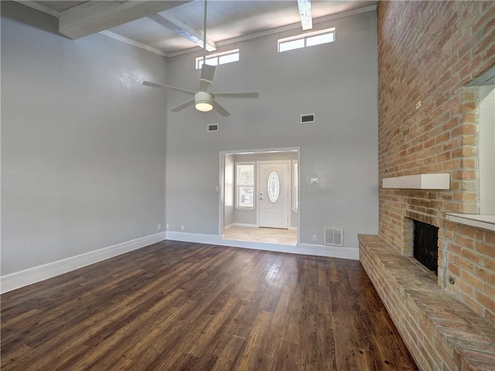 2114 Matagorda Drive Portland, TX 78374