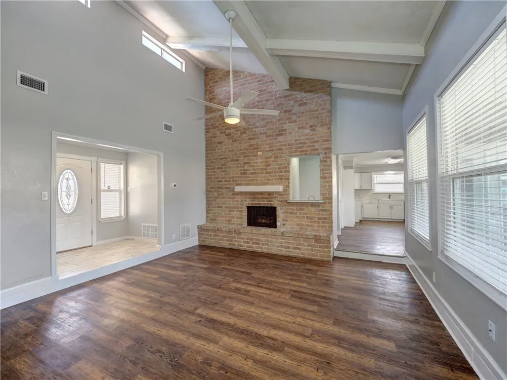 2114 Matagorda Drive Portland, TX 78374