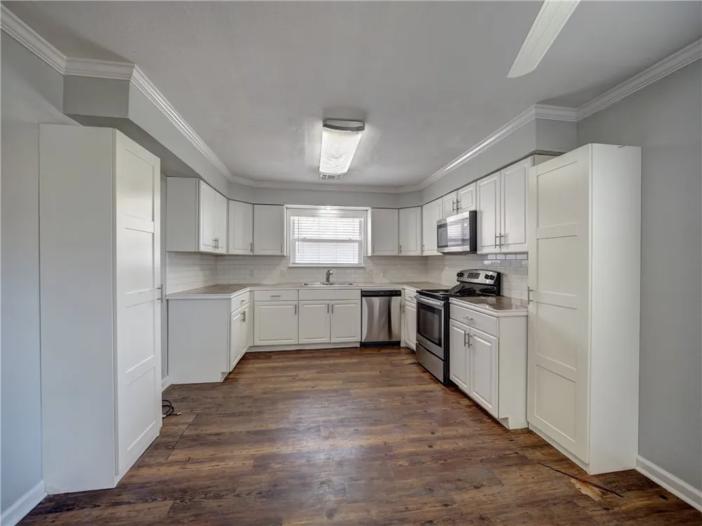 2114 Matagorda Drive Portland, TX 78374