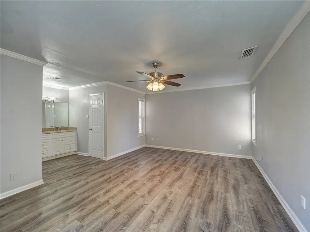 2114 Matagorda Drive Portland, TX 78374