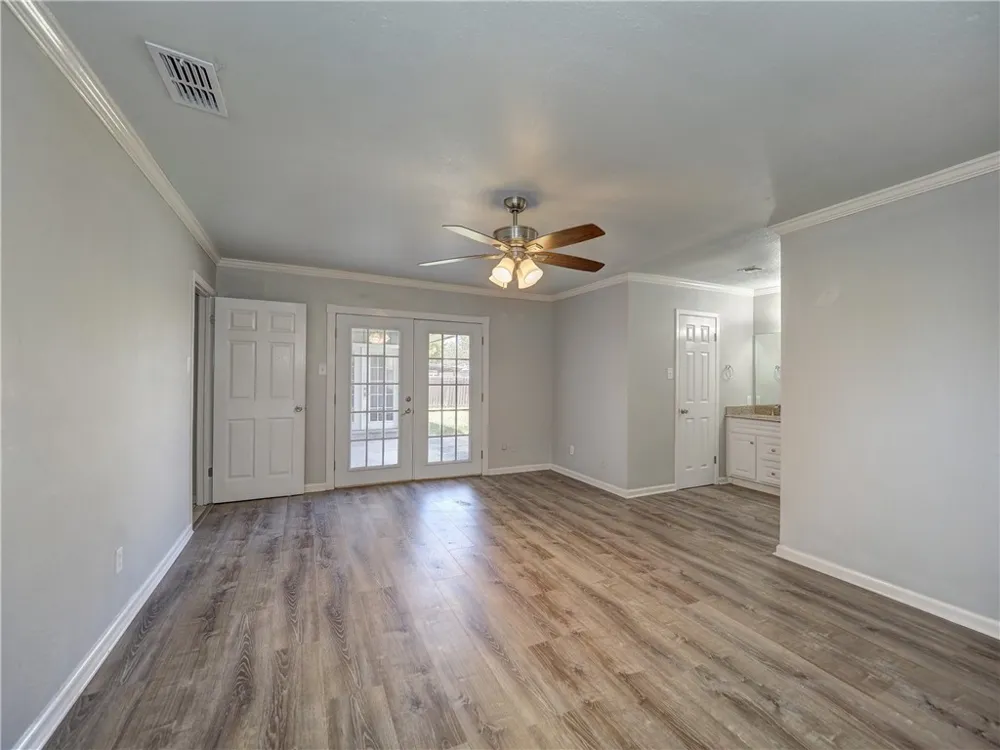 2114 Matagorda Drive Portland, TX 78374